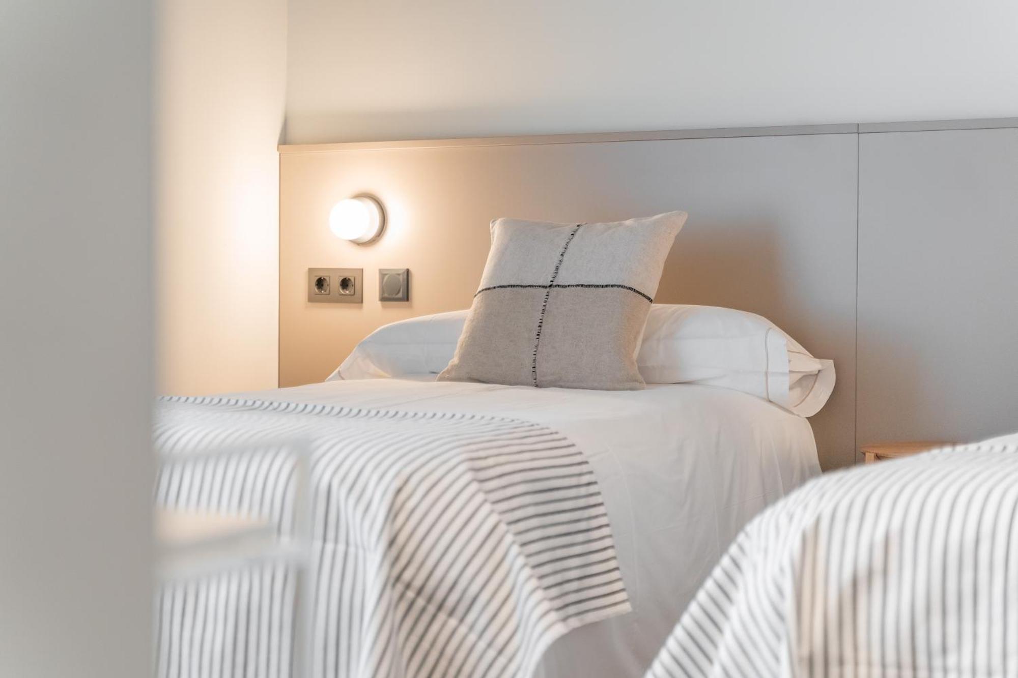 Casa Lambda Apartment Jaca Bagian luar foto